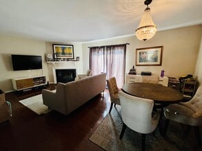 6046 Bonnie Bern Ct in Burke, VA - Building Photo - Building Photo