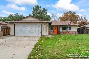 909 N Estates Dr in Brentwood, CA - Building Photo