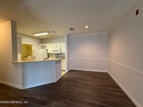 10000 Gate Pky-Unit -2024 in Jacksonville, FL - Foto de edificio - Building Photo