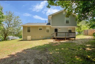 1367 Swift Creek Ln in Lithonia, GA - Building Photo