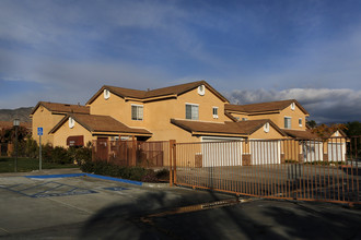 Willowcreek Meadows Townhomes in San Jacinto, CA - Building Photo - Building Photo