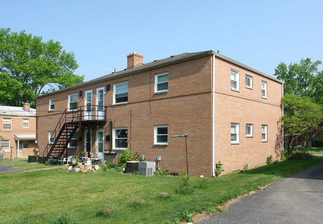 131-137 Highfield Dr in Columbus, OH - Foto de edificio - Building Photo