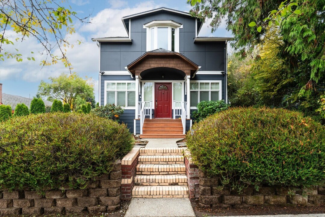 8633 Wabash Ave S in Seattle, WA - Building Photo