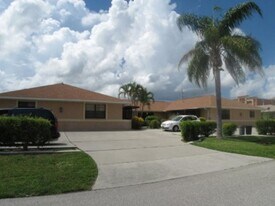 708 SE 47th St in Cape Coral, FL - Building Photo