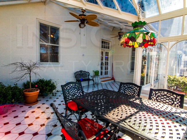 61 Pond St in Boston, MA - Foto de edificio - Building Photo