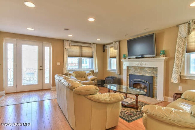 106 Elizabeth Ave in Lavallette, NJ - Building Photo - Building Photo