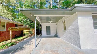 2744 Fairlane Dr SE in Atlanta, GA - Building Photo - Building Photo