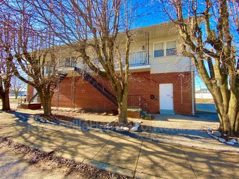 200 N Lafayette Ave in Evansville, IN - Building Photo