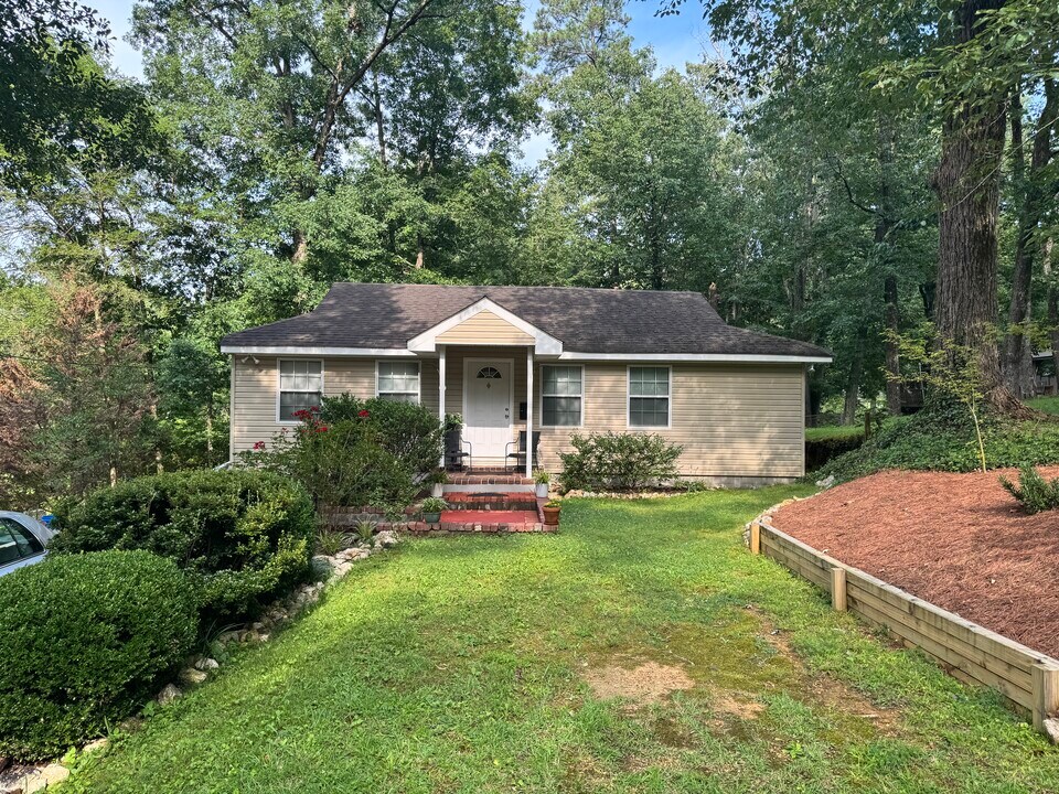 855 Hillcrest Rd in Birmingham, AL - Building Photo