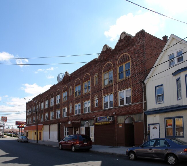 82-84-84 President St in Passaic, NJ - Building Photo - Building Photo