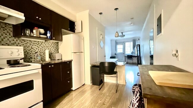 property at 3617 Sainte-Famille Rue