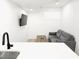 9703-9115 115 Ave NW in Edmonton, AB - Building Photo