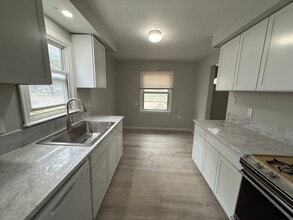 4251 Dolores Ave in Warren, MI - Foto de edificio - Building Photo