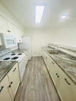 245 Beaver Kreek Center in North Liberty, IA - Building Photo