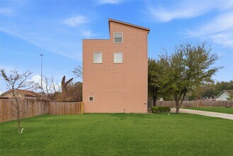 408 Eichwurzel Ln in Houston, TX - Building Photo - Building Photo