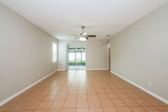 8226 Summer Wood Ln in Riverview, FL - Building Photo - Building Photo