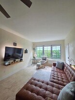 1045 Lenox Ave. in Miami Beach, FL - Building Photo