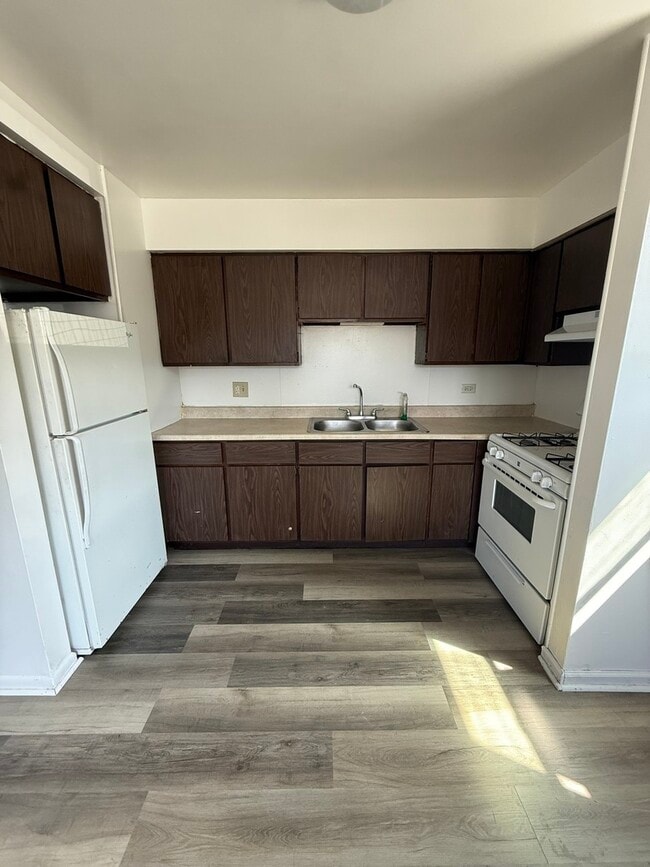 property at 1627 Woodbine Dr