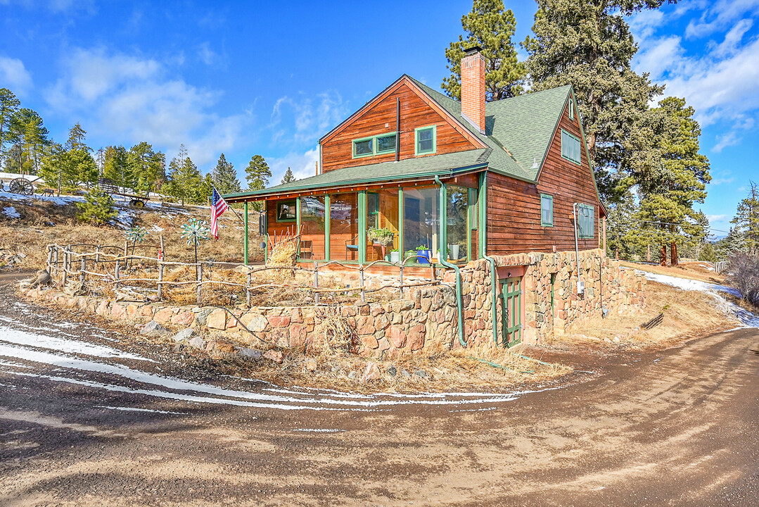 10541 Hwy 73 in Conifer, CO - Building Photo