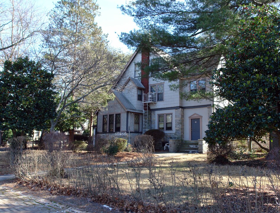 101 White Horse Pike in Haddon Heights, NJ - Building Photo
