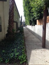 7665 Fountain Ave, Unit 12 in Los Angeles, CA - Building Photo - Building Photo