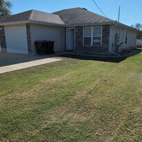 524 W Gay St in Warrensburg, MO - Building Photo