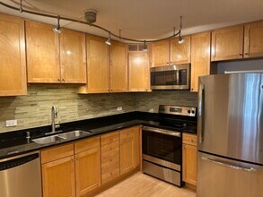 360 E Randolph St, Unit 606 in Chicago, IL - Building Photo - Building Photo