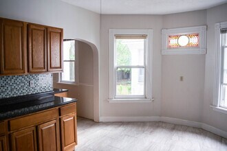 697 Elm St-Unit -2 in New Haven, CT - Building Photo - Building Photo