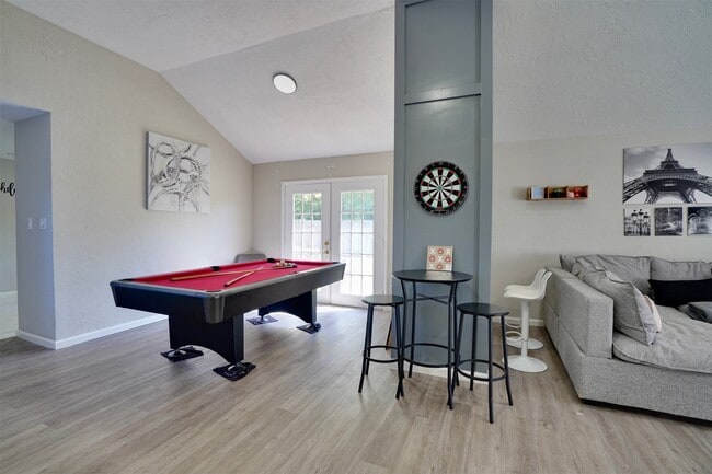 4010 Oak Terrace Ct in Houston, TX - Building Photo - Building Photo