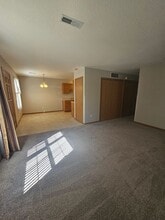 3566 Heatherton Dr in Davenport, IA - Building Photo - Building Photo