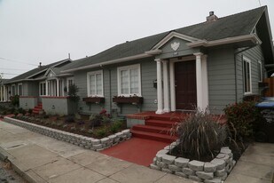 1303 Laurel St in Santa Cruz, CA - Building Photo