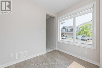 161 Rugosa St in Ottawa, ON - Building Photo - Building Photo