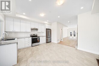 14 Marret Ln in Clarington, ON - Building Photo - Building Photo