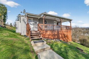 134 Quincey St in Mount Clare, WV - Building Photo