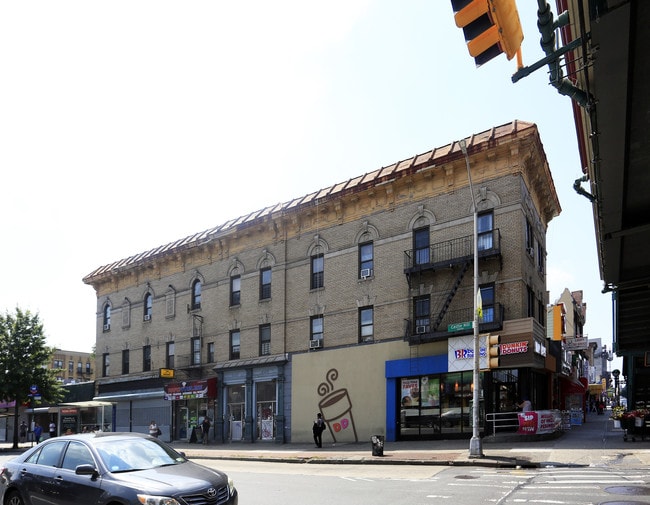 1267 Castle Hill Ave in Bronx, NY - Building Photo - Building Photo