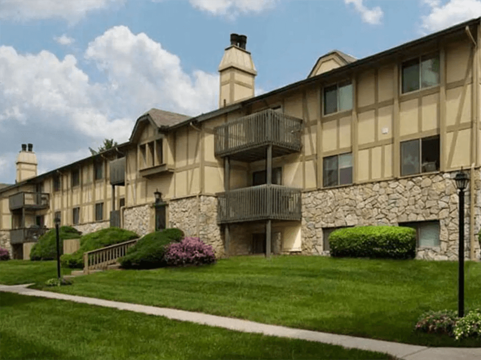 Stonebridge Apartments in Beavercreek, OH - Building Photo