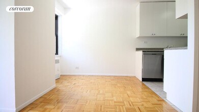 621 Amsterdam Ave in New York, NY - Building Photo - Building Photo