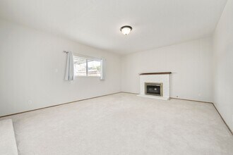 1061 Rickenbacker St in San Jose, CA - Building Photo - Building Photo