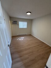 255 W Ocean View Ave in Norfolk, VA - Building Photo - Building Photo