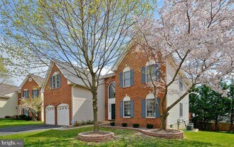 2821 Thistleberry Ct in Herndon, VA - Building Photo