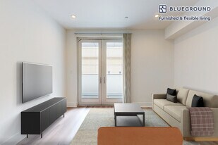 220 E Broadway in Glendale, CA - Building Photo