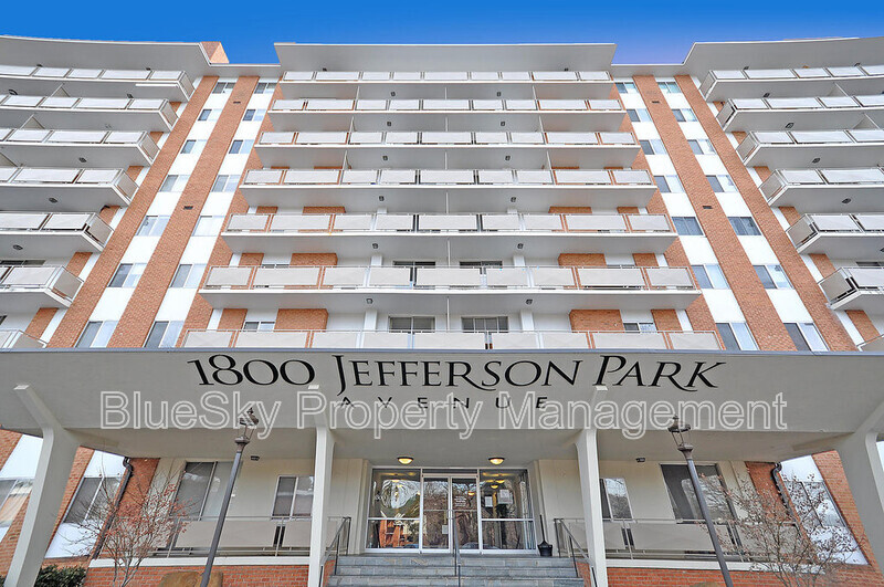 1800 Jefferson Park Ave in Charlottesville, VA - Building Photo