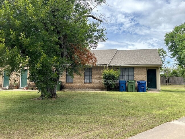 property at 908 Lancelot Cir
