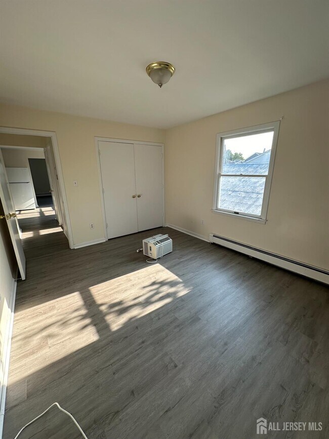 14 W 3rd St in Keyport, NJ - Building Photo - Building Photo