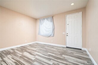 12833 Biscayne Ave in Victorville, CA - Foto de edificio - Building Photo