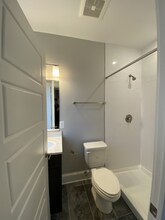 911 S Ellwood Ave in Baltimore, MD - Foto de edificio - Building Photo