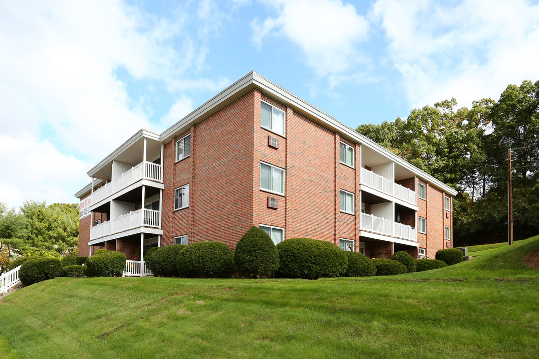 Kenmore Apartments in Southington, CT - Building Photo