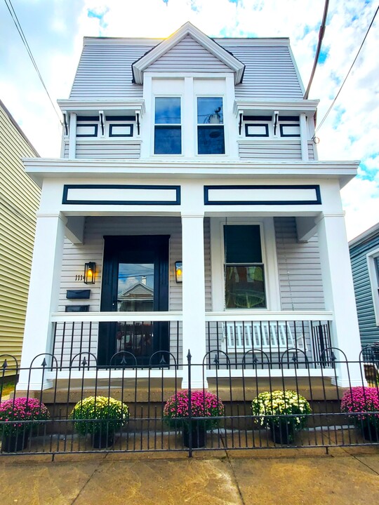 1114 Columbia St, Unit #2 in Newport, KY - Foto de edificio