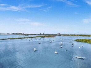 7934 West Dr, Unit 11O5 in Miami Beach, FL - Foto de edificio - Building Photo