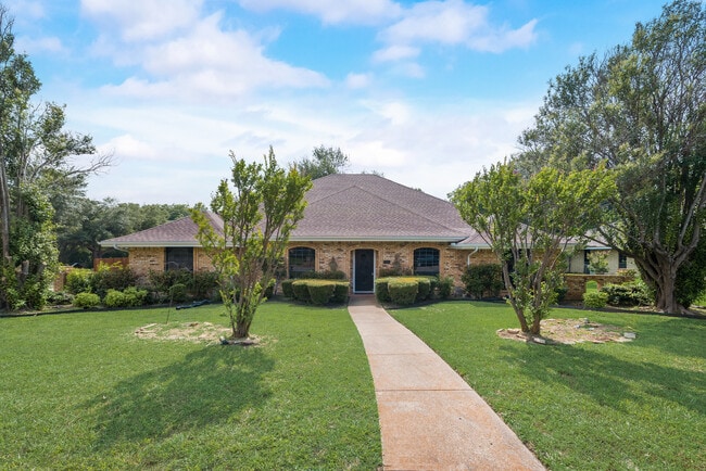 property at 923 S Greenstone Ln